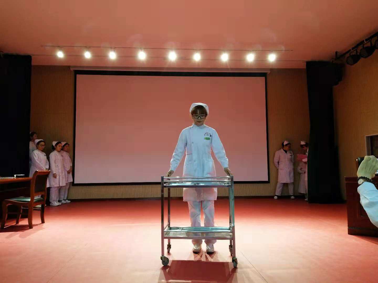 护理礼仪1.jpg
